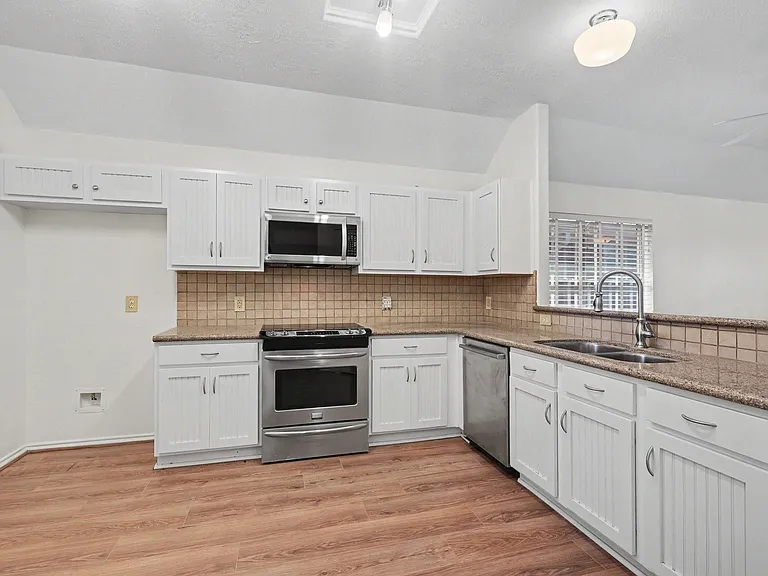 15403 Court Green Trl — Photo 9