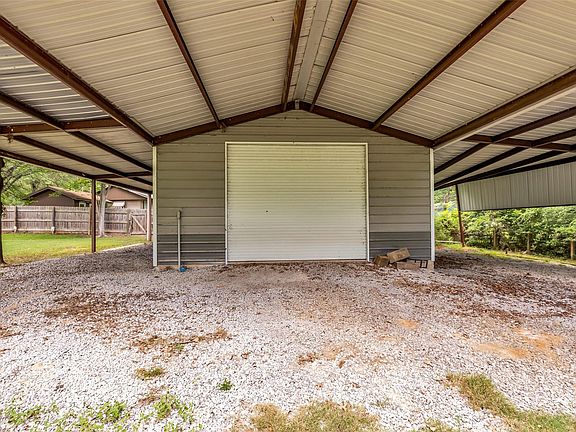 3rd image of 188 Chrissy Ln