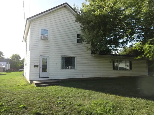 833 Eastern Ave, Marengo, IA 52301