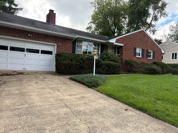 47 Brookfall Rd, Edison, NJ 08817