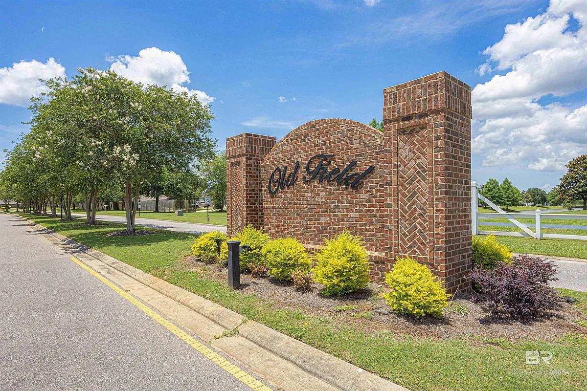 Building Photo - 23294 Shadowridge Dr