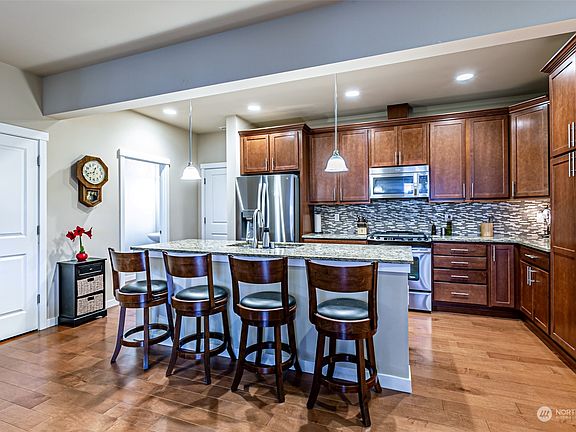 5th image of 1157 NE Hickory Lane