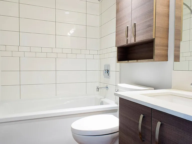 2525 Carnarvon St #312 — Photo 16