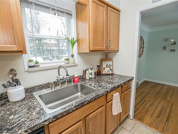 4th image of 4936 Edsal Dr