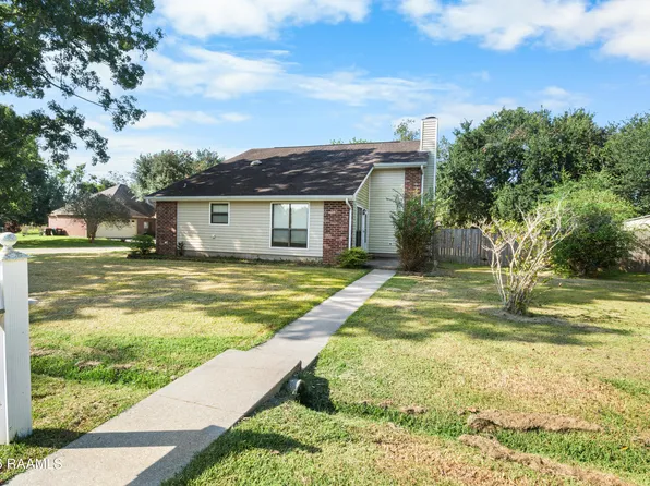101 Domas Dr, Lafayette, LA 70508