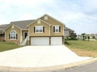 411 Granite Ct, Raymore, MO 64083