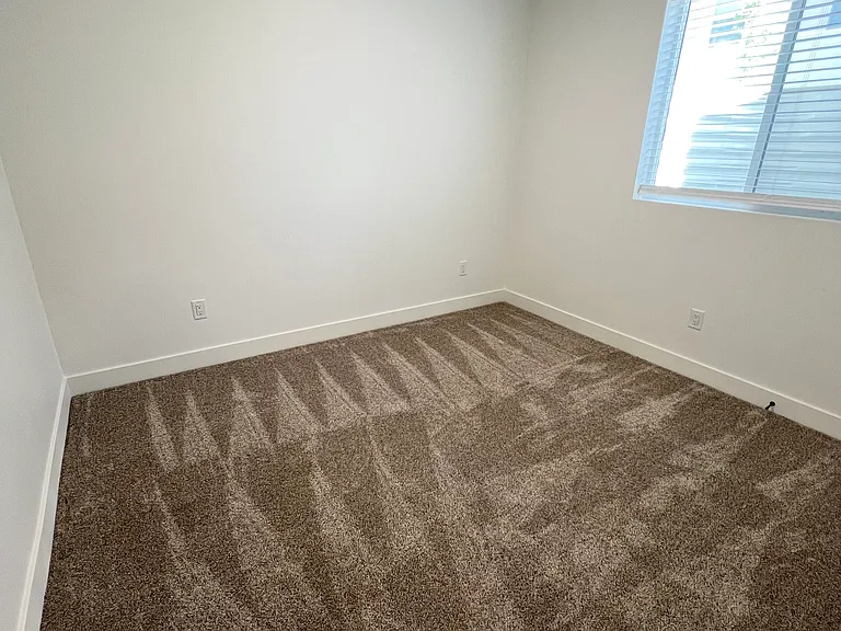 514 N 450 W — Photo 4