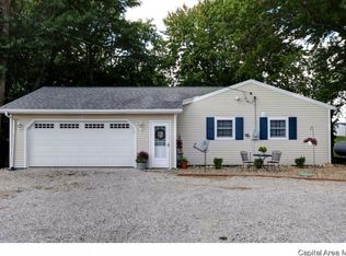 30717 Circle Dr, Girard, IL 62640