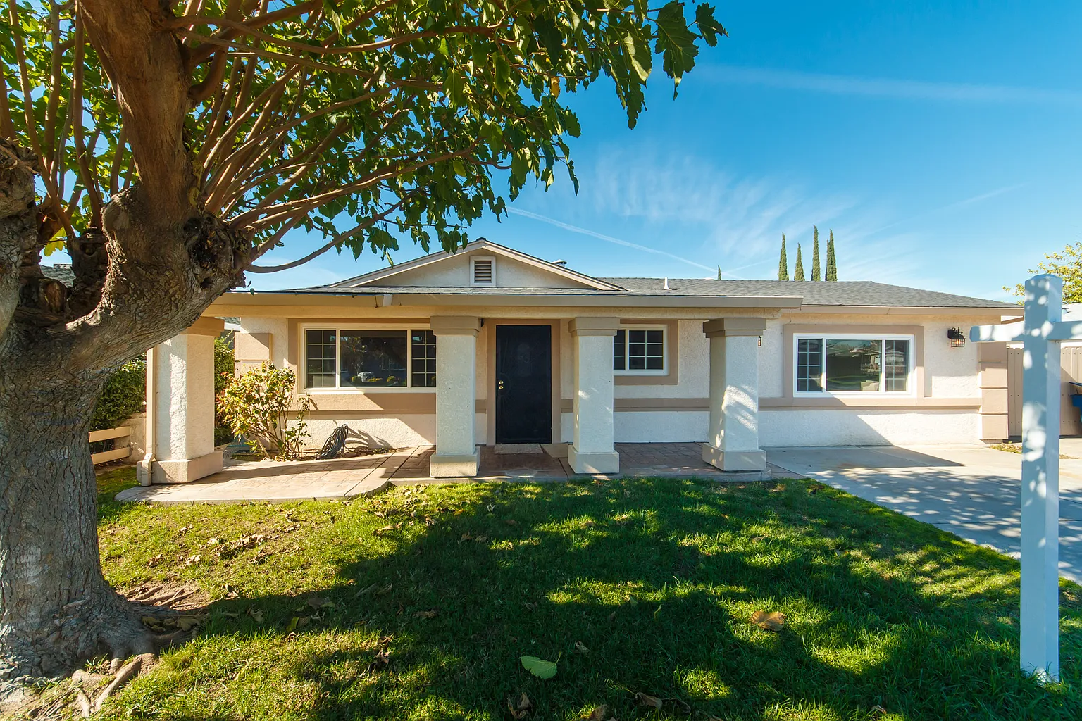 16165 Suzie Q Ln photo 1