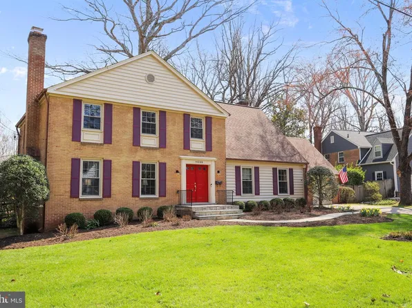 11209 Farmland Dr, Rockville, MD 20852