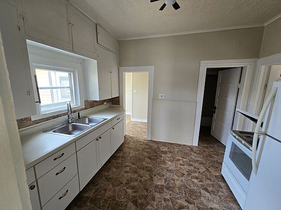 5th image of 2735 12th St