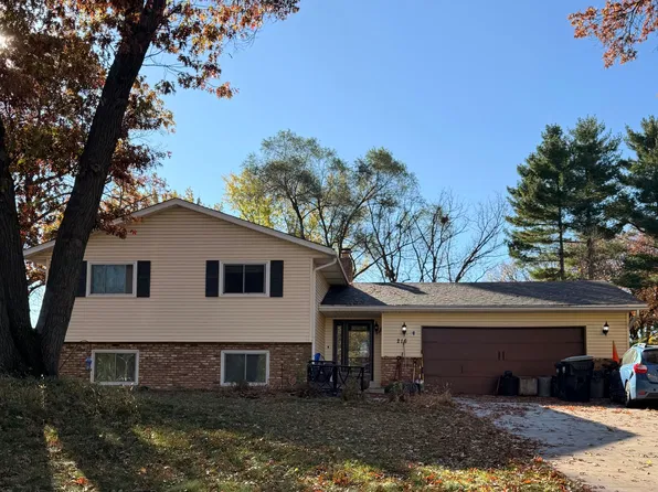 216 Egret Blvd NW, Coon Rapids, MN 55448
