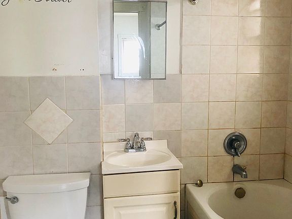 4th image of 838 Congress Ave #1