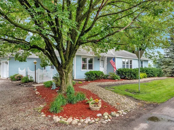 210 W Walnut St, Forrest, IL 61741