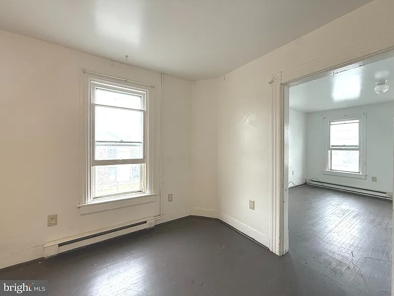 703 2nd St #B — Photo 5