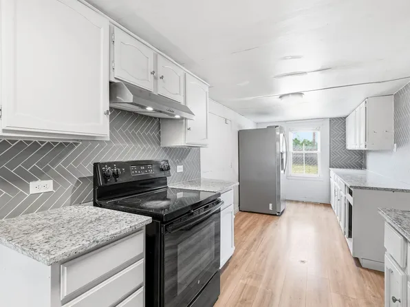 1377 S Knox Ct, Denver, CO 80219