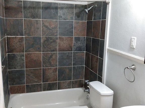 5th image of 418 Buena Vista Ave #B