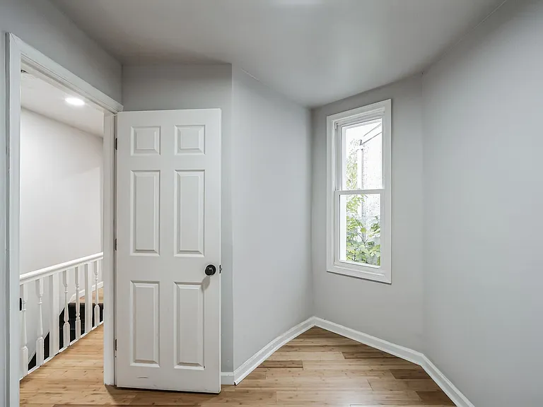 5328 Glenmore Ave — Photo 10