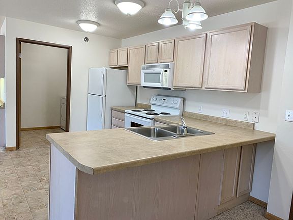 5th image of 3515 10th Ave S #205