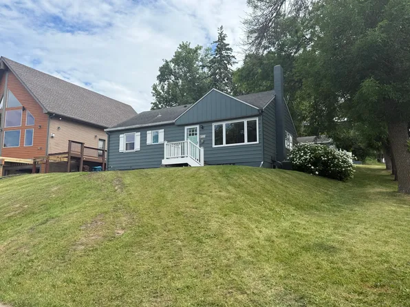 1 E Lake St, Waconia, MN 55387