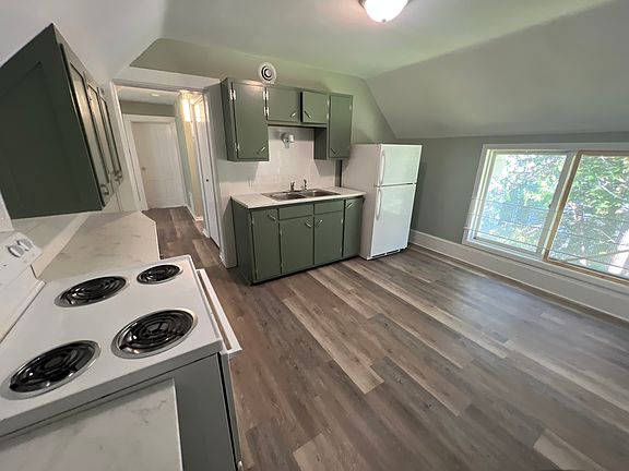 4th image of 369 4th St #1