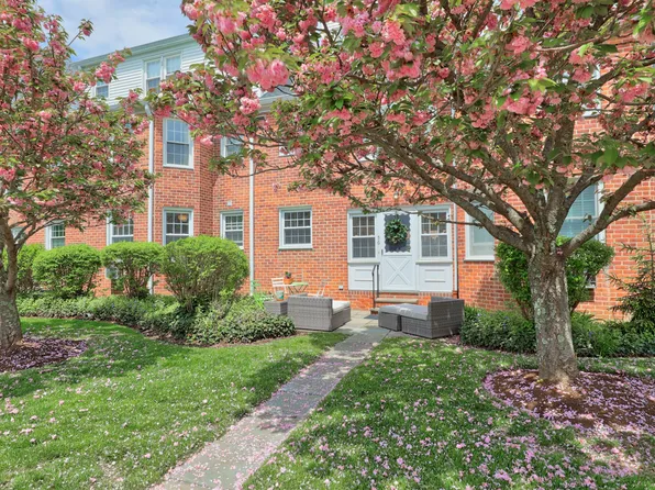 56 Putnam Park, Greenwich, CT 06830