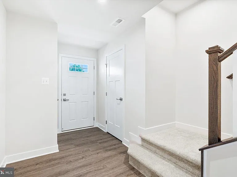 1795 Atlas Dr — Photo 2