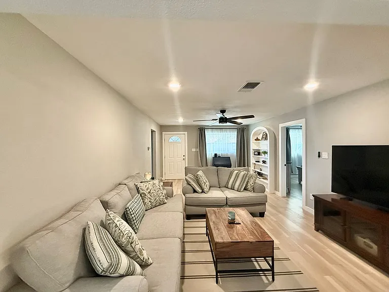200 Santa Rita Dr — Photo 6