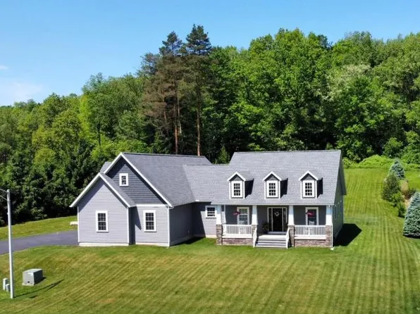 14 Williams St, Russell, PA 16345