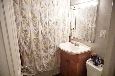 Rented by Papp Realty