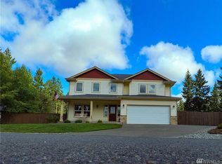 411 Raintree Loop Ct SE, Rainier, WA 98576