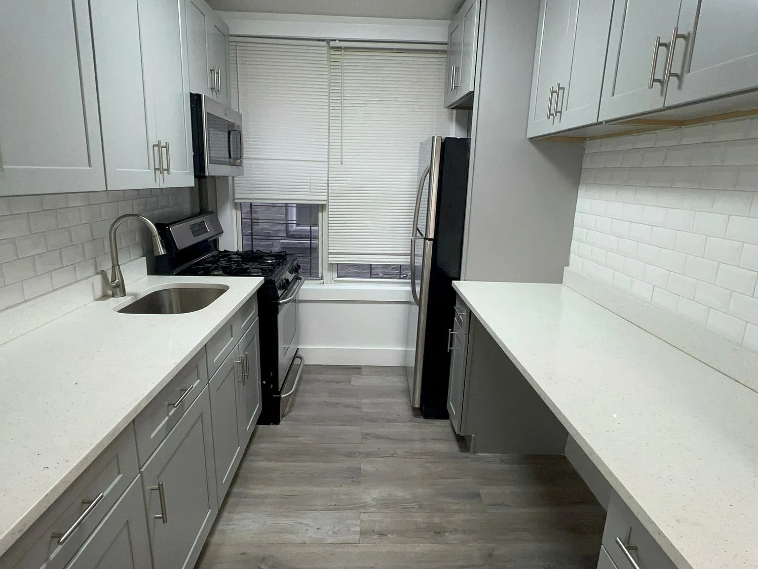 2 bed, $2,678 — Photo 2