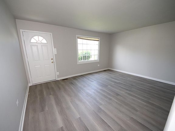 3rd image of 1717 Earhart Rd