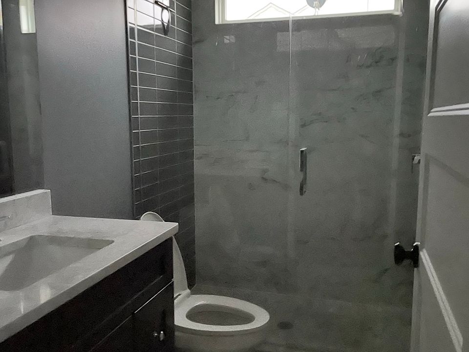 2nd image of 851 McNair St