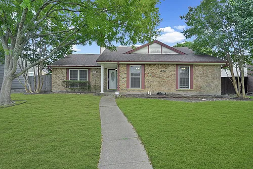 1306 Clearview Dr Photo 1