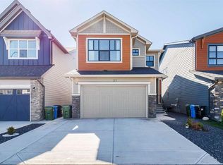 37 Rowmont Heath NW, Calgary, AB T3L0H9