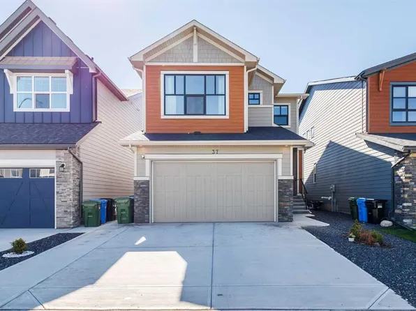 37 Rowmont Heath NW, Calgary, AB T3L 0H9