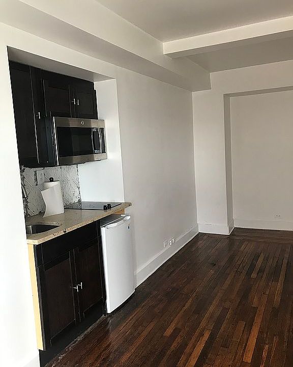 2nd image of 45 Tudor City Pl APT 1220