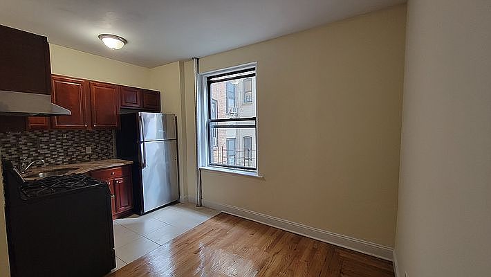 1st image of 682 Academy St #3A