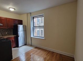 682 Academy St #3A, New York, NY 10034