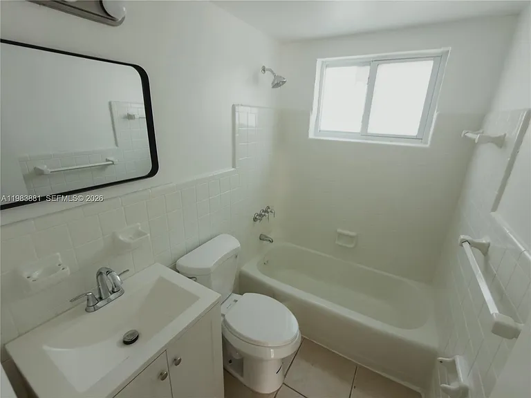 1999 N Glades Dr #3 — Photo 9