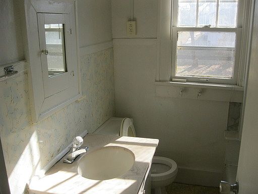 4th image of 1512 Ross St APT 4