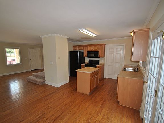 5th image of 3914 Lloyds Ct