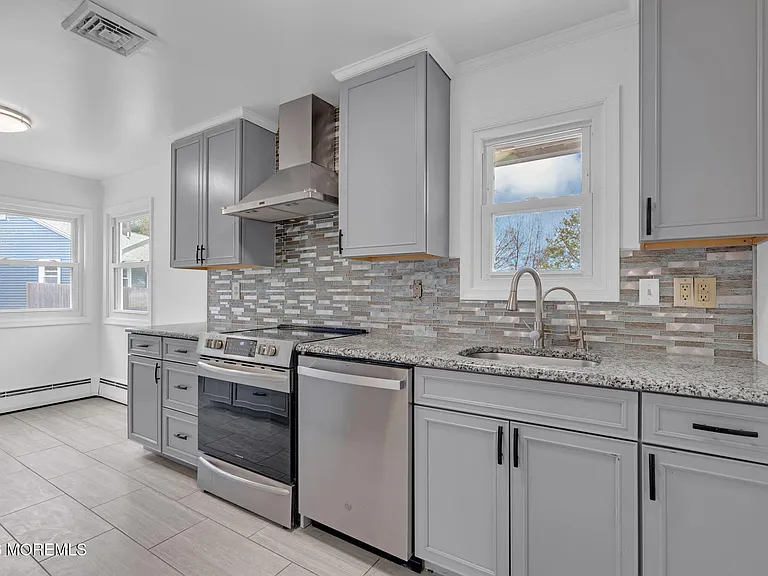405 Terrace Ave — Photo 1