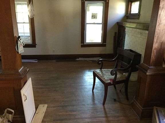 3rd image of 130 Villa Ave