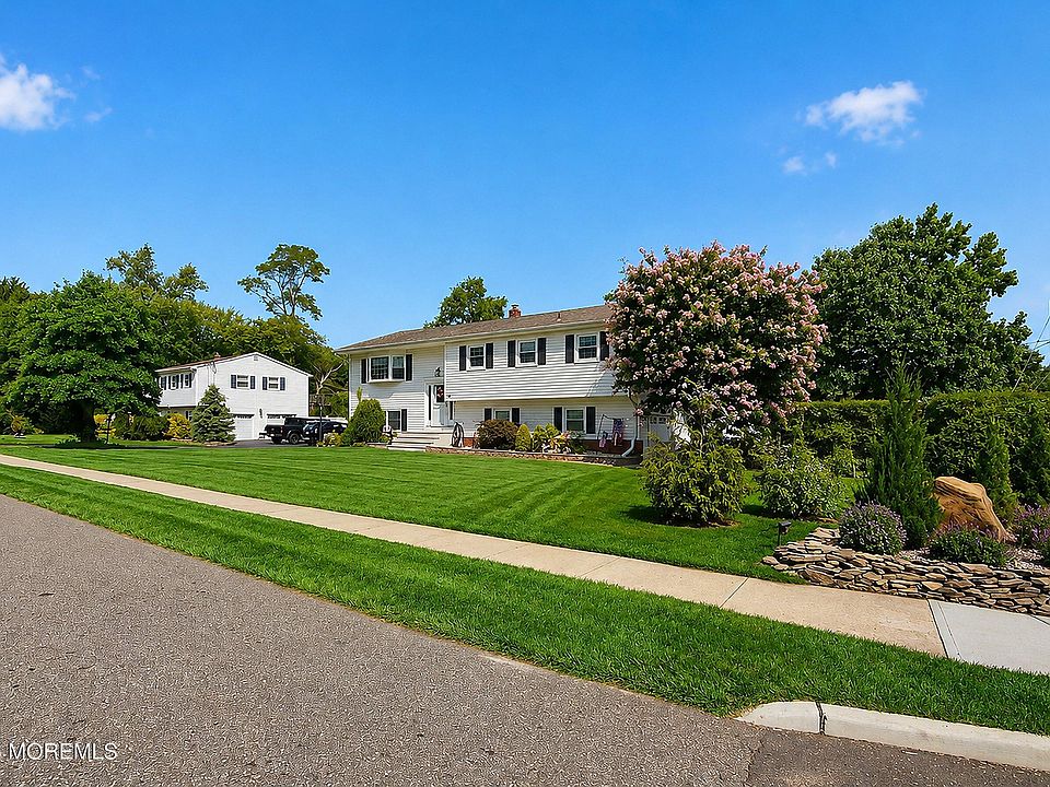 1st image of 55 Cherry Tree Farm Road