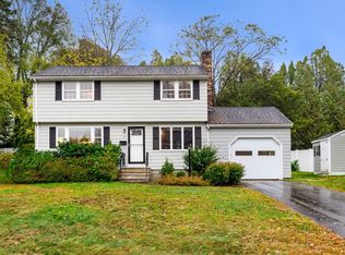 10 Rawson Hill Rd, Newburyport, MA 01950