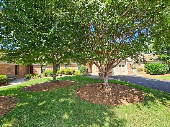 2nd image of 347 Hollybrook Dr