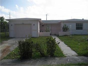 1st image of 1041 SW 70th Way