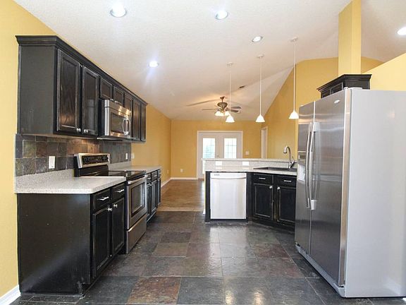 5th image of 639 Saleta St